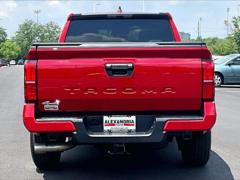 Used 2025 Toyota Tacoma SR5 AWD/4WD image 4