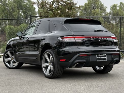 Used 2025 Porsche Macan image 3