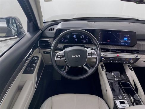 Used 2023 Kia Telluride EX w/ EX Captain's Chair Package image 25