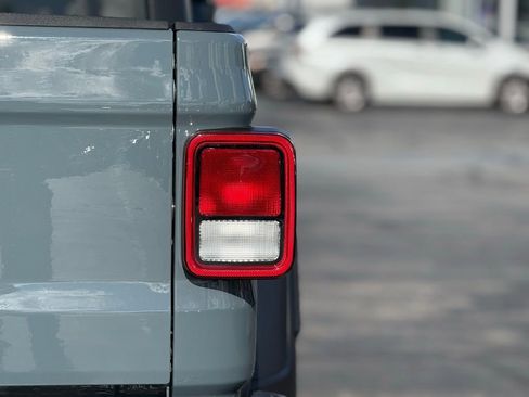 Certified 2024 Jeep Gladiator Sport image 10