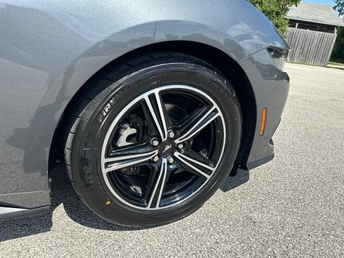 Used 2025 Ford Mustang Premium RWD image 39