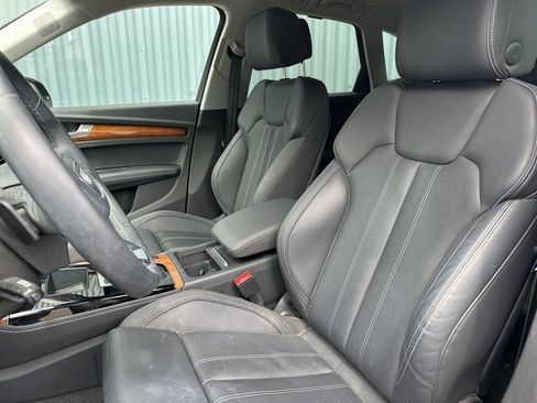 Used 2023 Audi Q5 Prestige w/ Prestige Package image 12