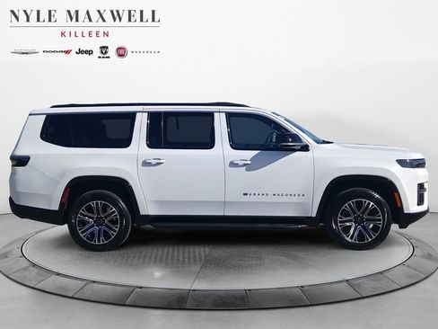 New 2026 Jeep Grand Wagoneer L 4WD image 17