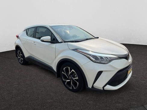 Used 2021 Toyota C-HR XLE FWD image 4