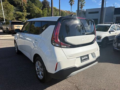 Certified 2023 Kia Soul LX FWD image 6