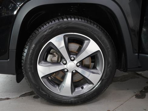 Used 2020 Jeep Cherokee Limited w/ Trailer Tow Group AWD/4WD image 30