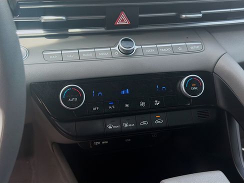 Used 2024 Hyundai Elantra SEL FWD image 12