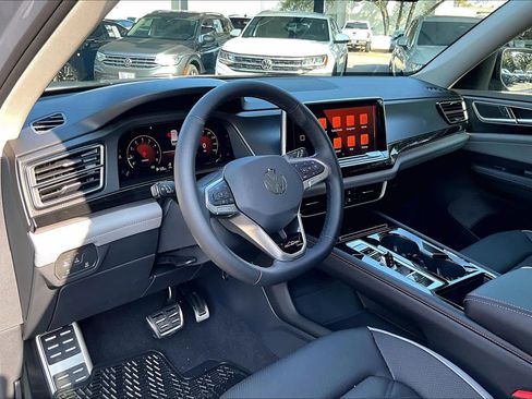 New 2026 Volkswagen Atlas Peak Edition image 8