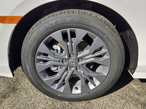 New 2026 Honda Odyssey Touring image 5