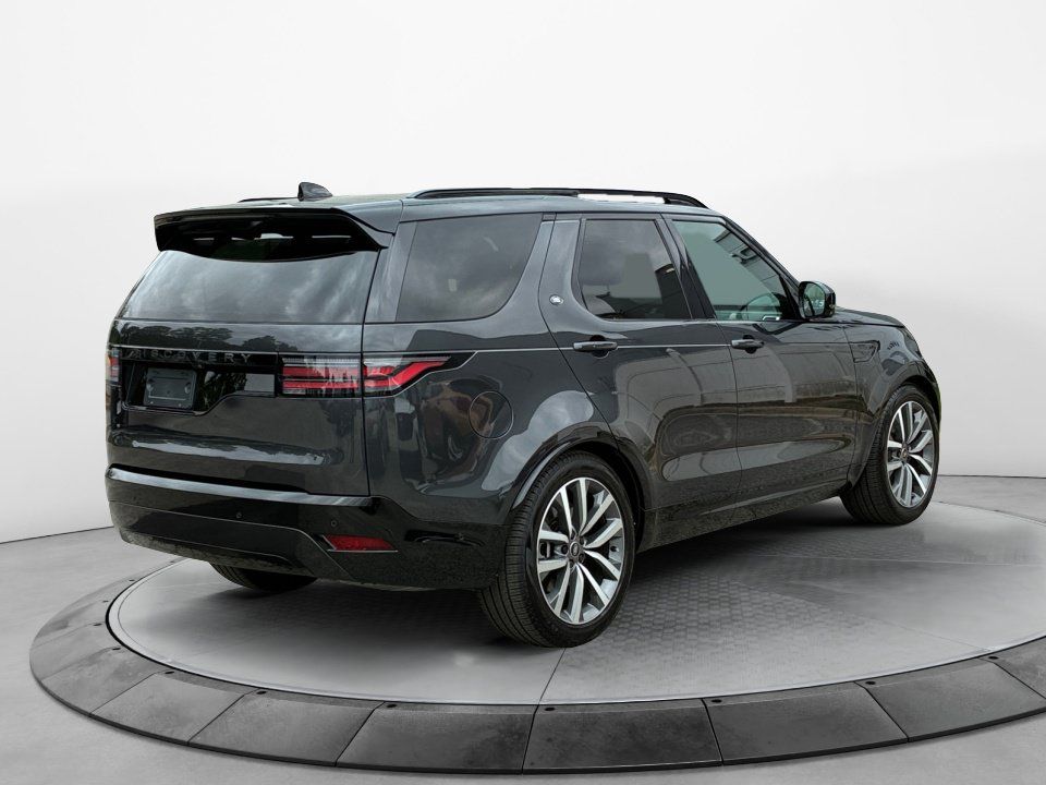 Certified 2025 Land Rover Discovery Dynamic SE AWD/4WD image 7