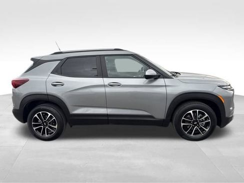Used 2025 Chevrolet TrailBlazer LT image 6