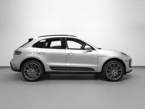 Certified 2026 Porsche Macan image 13