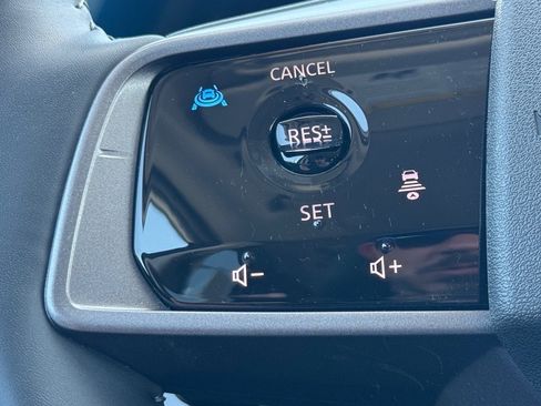 Certified 2025 Nissan Murano SV image 18