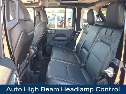 Used 2024 Jeep Wrangler Unlimited Sahara w/ Technology Group AWD/4WD image 20