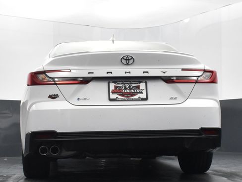 Used 2025 Toyota Camry SE image 39