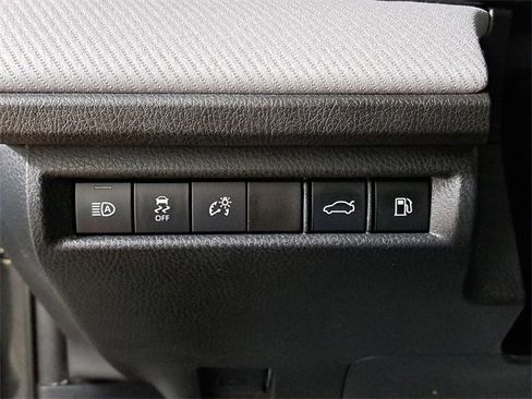 Used 2025 Toyota Camry SE image 23