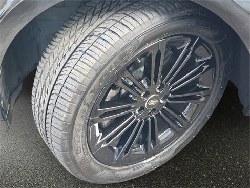 Used 2025 Land Rover Range Rover Evoque Dynamic SE image 31