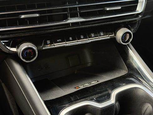 Used 2024 Chevrolet Traverse LT w/ LPO, Floor Liner Package image 21