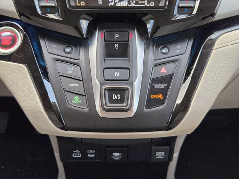 Used 2025 Honda Odyssey Touring image 18