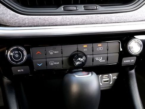 New 2026 Jeep Compass Latitude image 15