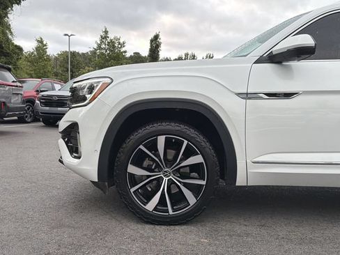 Used 2024 Volkswagen Atlas SEL Premium R-Line AWD/4WD image 9