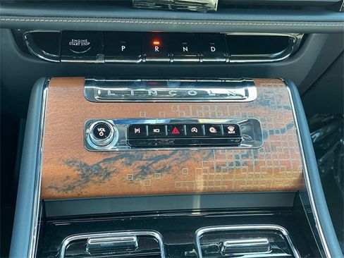 New 2025 Lincoln Aviator Black Label w/ Jet Appearance Package image 31