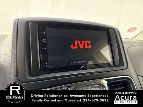 Used 2015 Chrysler Town & Country Touring-L w/ Driver Convenience Group FWD image 7