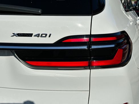 Certified 2023 BMW X7 xDrive40i w/ M Sport Package image 34