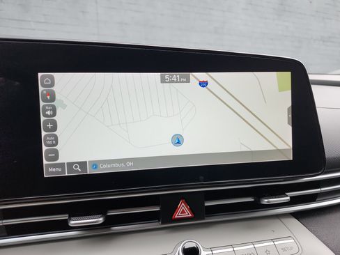 Used 2023 Hyundai Elantra Limited FWD image 18