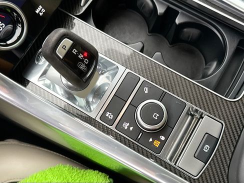 Used 2019 Land Rover Range Rover Sport HST image 29
