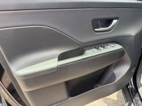 Used 2024 Hyundai Kona Limited FWD image 32
