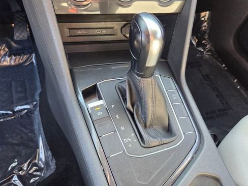 Used 2020 Volkswagen Tiguan S image 25