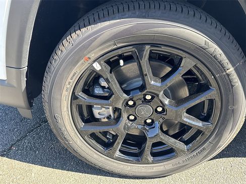 New 2026 Jeep Compass Latitude w/ Quick Order Package 29K image 11