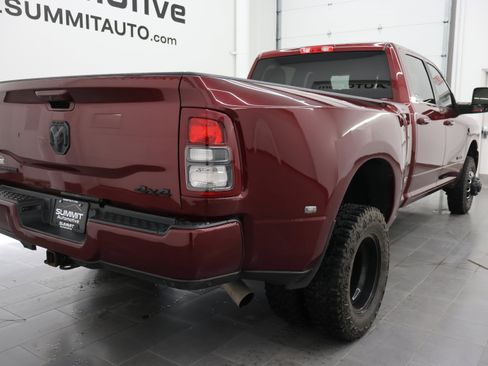 Used 2023 RAM 3500 Big Horn w/ Night Edition AWD/4WD image 4