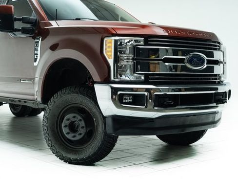 Used 2017 Ford F350 Lariat w/ Lariat Value Package AWD/4WD image 4