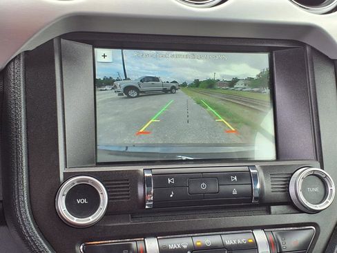 Used 2017 Ford Mustang Premium image 19