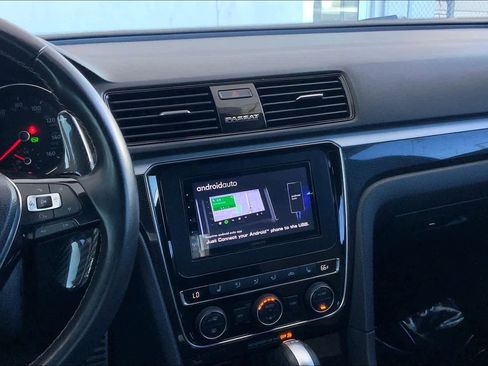 Used 2018 Volkswagen Passat GT image 7