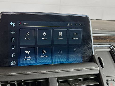 Used 2024 Chevrolet Suburban Premier image 21