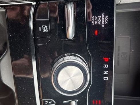 Used 2024 Jeep Grand Cherokee L Summit w/ Luxury Tech Group V image 22