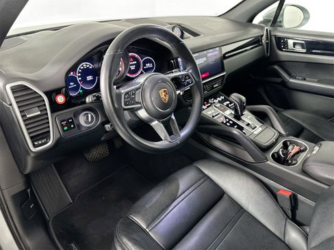 Certified 2020 Porsche Cayenne image 4