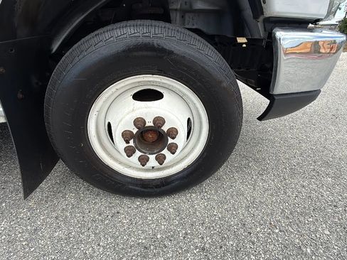 Used 2015 Ford E-350 and Econoline 350 Super Duty image 16