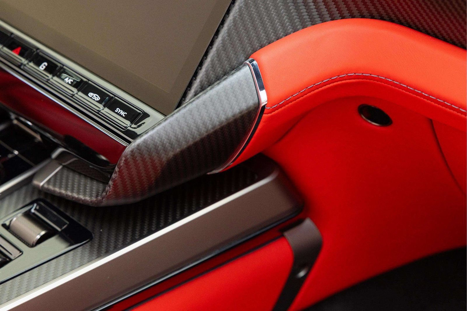 New 2026 Aston Martin Vanquish Convertible RWD image 36