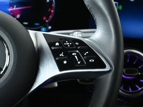 Certified 2025 Mercedes-Benz GLA 250 4MATIC image 16