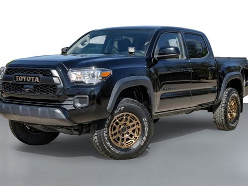 Used 2023 Toyota Tacoma SR5 w/ Trail Edition image 4