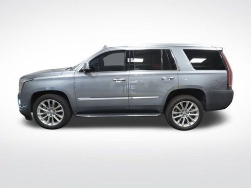 Used 2019 Cadillac Escalade Luxury image 2