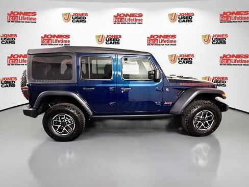 Used 2025 Jeep Wrangler Unlimited Rubicon w/ Convenience Group AWD/4WD image 17