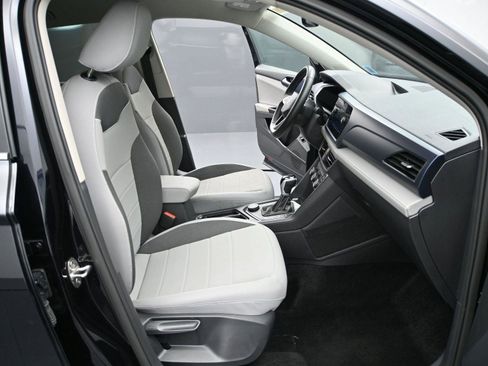 Used 2024 Volkswagen Taos SE image 18