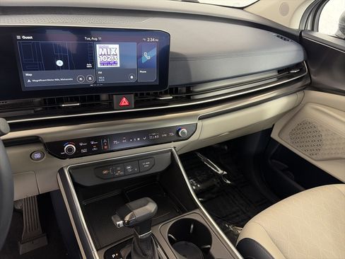 Certified 2025 Kia Carnival SX w/ SX Dark Edition Package FWD image 13