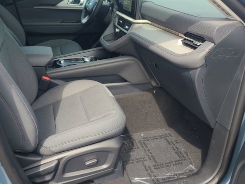 Used 2025 Ford Explorer Active image 17