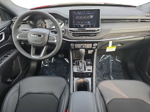 New 2026 Jeep Compass Latitude image 9